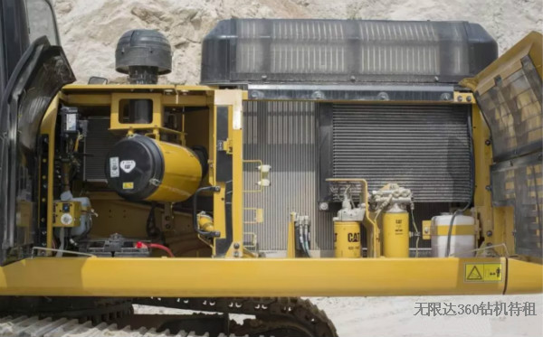 旋挖鉆機(jī)發(fā)動旋挖鉆發(fā)動機(jī)高溫“開鍋”的四大錯誤處理方式.jpg